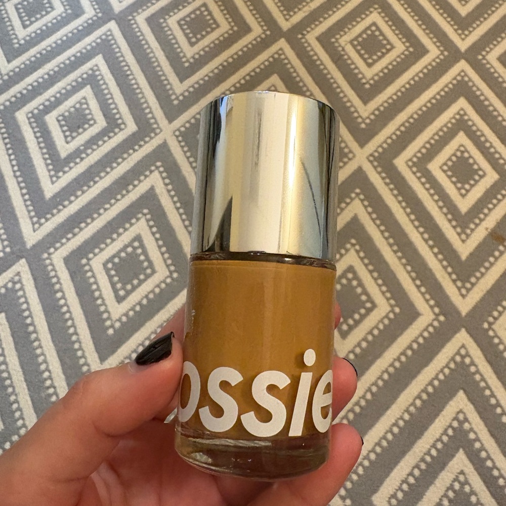 Glossier Liquid Foundation - Medium Tan